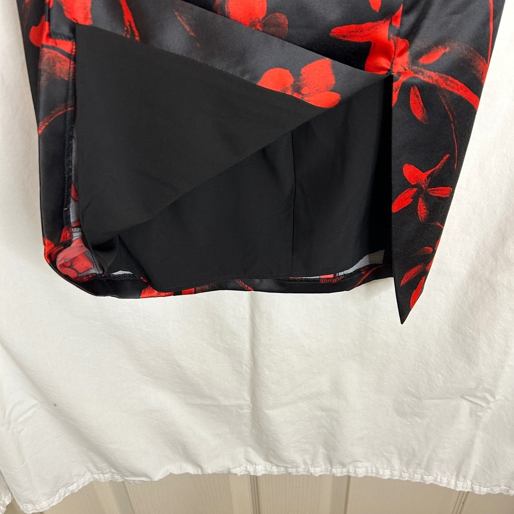 Guess NWT Los Angeles Black Red Floral Print V-Neck Bodycon Mini Dress - Picture 12 of 12